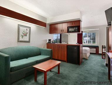 Microtel Inn & Suites By Wyndham Kannapolis/Concord Room photo